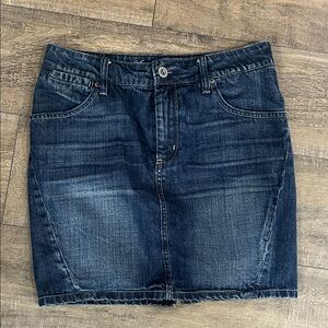 American Eagle Outfitters Dark Blue Jean Mini Skirt Size 6 EUC